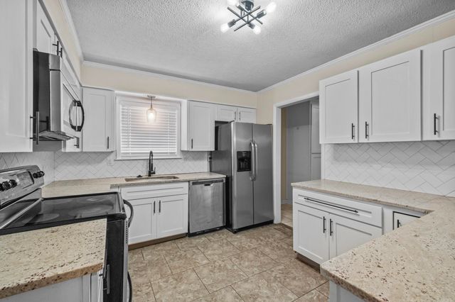 8606 Holiday Street, Sherwood, AR 72120