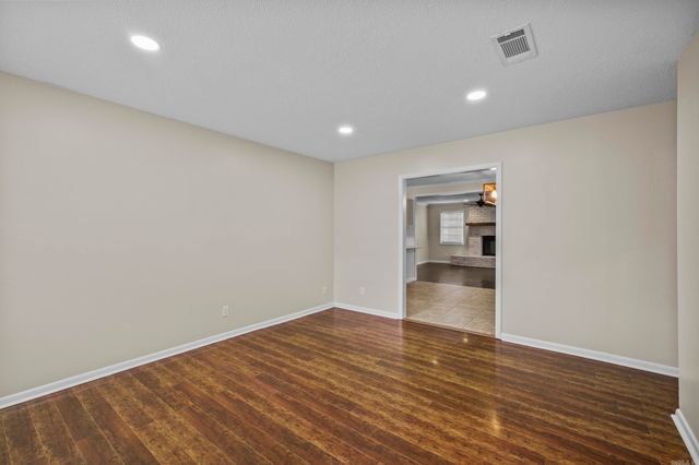 8606 Holiday Street, Sherwood, AR 72120