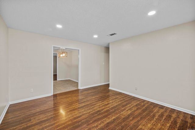 8606 Holiday Street, Sherwood, AR 72120