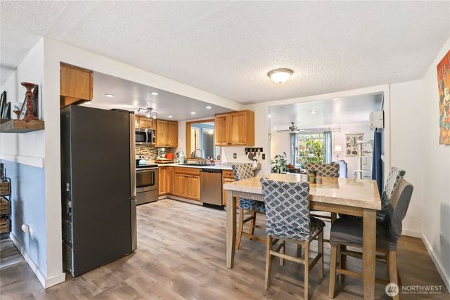 19164 Karl Place NE, Poulsbo, WA 98370