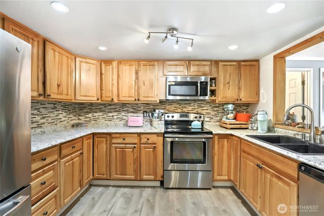 19164 Karl Place NE, Poulsbo, WA 98370