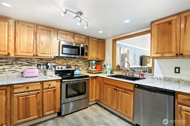 19164 Karl Place NE, Poulsbo, WA 98370