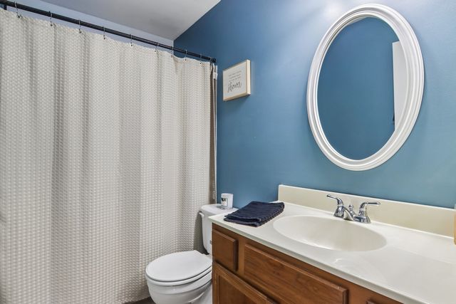 3880 Thornberry Way, Lake In The Hills, IL 60156