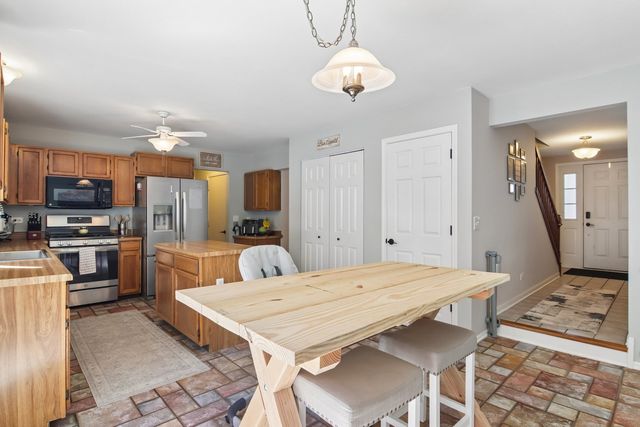 3880 Thornberry Way, Lake In The Hills, IL 60156