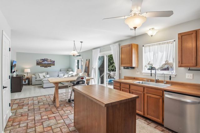 3880 Thornberry Way, Lake In The Hills, IL 60156