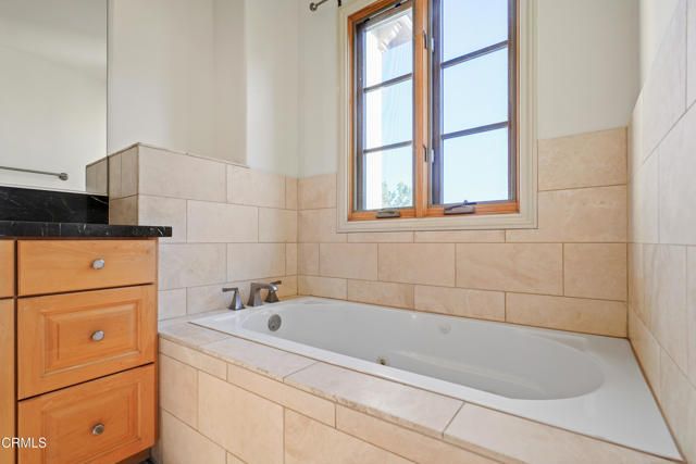 985 N Michillinda Avenue 207, Pasadena, CA 91107