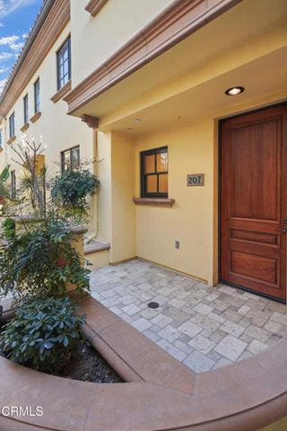 985 N Michillinda Avenue 207, Pasadena, CA 91107