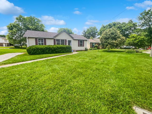902 Leigh Ct, Clarksville, TN 37042