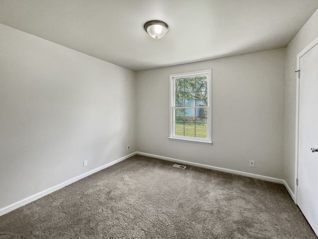 902 Leigh Ct, Clarksville, TN 37042