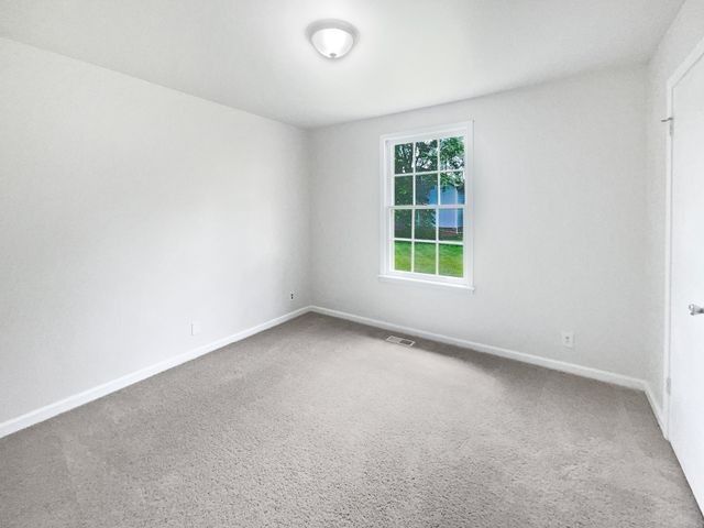 902 Leigh Ct, Clarksville, TN 37042