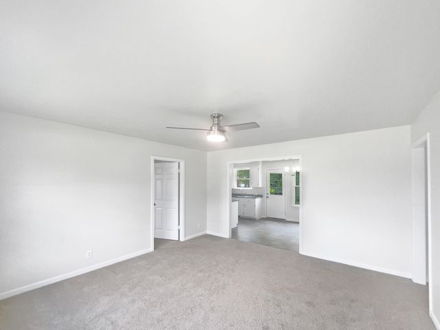902 Leigh Ct, Clarksville, TN 37042