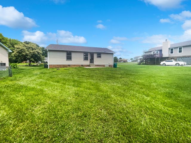 902 Leigh Ct, Clarksville, TN 37042
