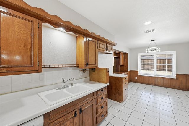 1421 Glenbrook Drive, Irving, TX 75061