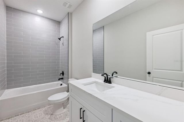 42875 HONEYSUCKLE STREET, Eustis, FL 32736
