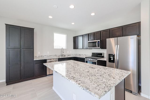 8963 W LUKE Avenue, Glendale, AZ 85305