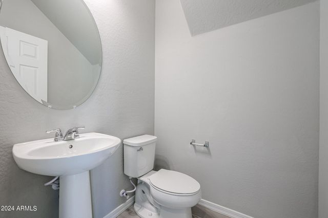 8963 W LUKE Avenue, Glendale, AZ 85305