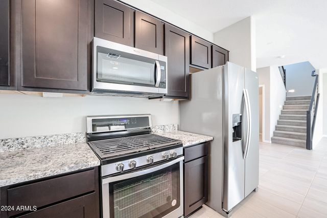 8963 W LUKE Avenue, Glendale, AZ 85305