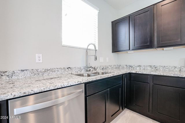 8963 W LUKE Avenue, Glendale, AZ 85305