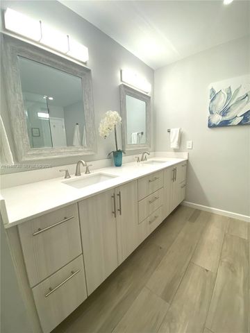 6417 Windmill Gate Rd, Miami Lakes, FL 33014