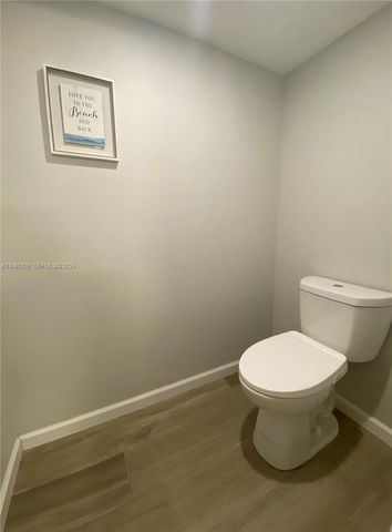 6417 Windmill Gate Rd, Miami Lakes, FL 33014