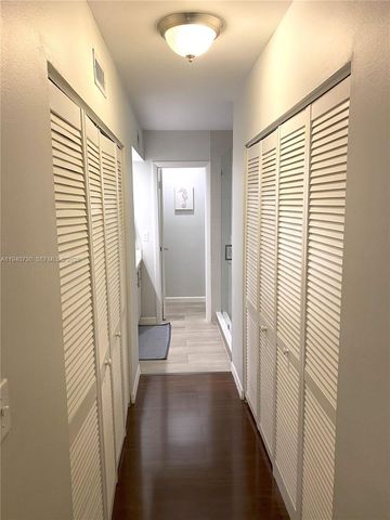 6417 Windmill Gate Rd, Miami Lakes, FL 33014