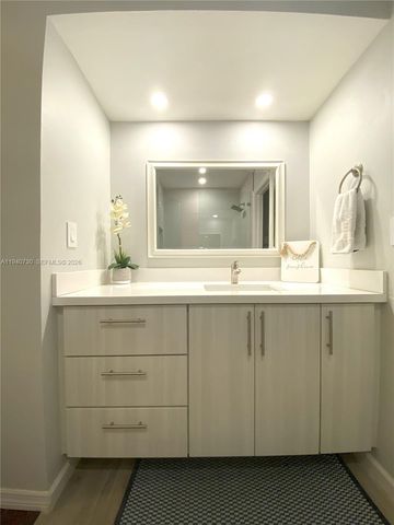 6417 Windmill Gate Rd, Miami Lakes, FL 33014