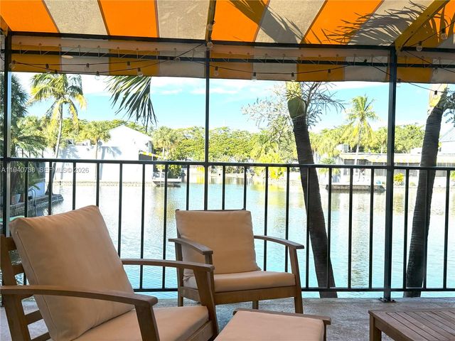 6417 Windmill Gate Rd, Miami Lakes, FL 33014