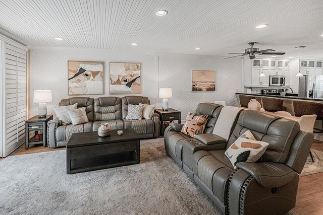 3901 SE Saint Lucie Boulevard B-13, Stuart, FL 34997