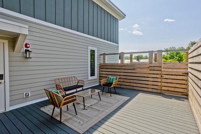 107 Williams St, Northampton, MA 01060