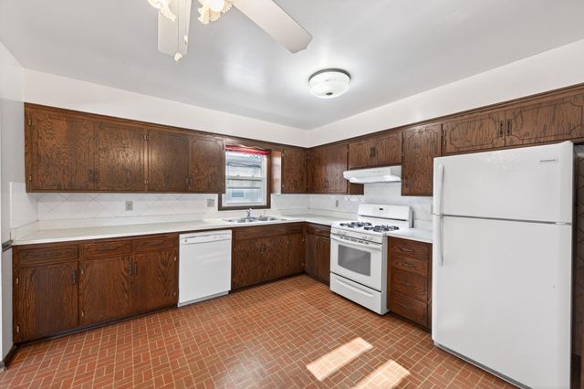 5920 Colfax Avenue N, Brooklyn Center, MN 55430