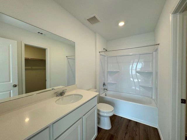 184 Chapel Beck DR, Kyle, TX 78640