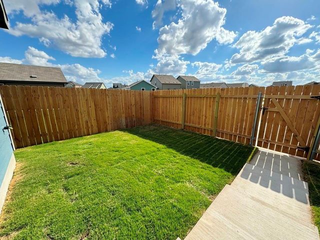 184 Chapel Beck DR, Kyle, TX 78640