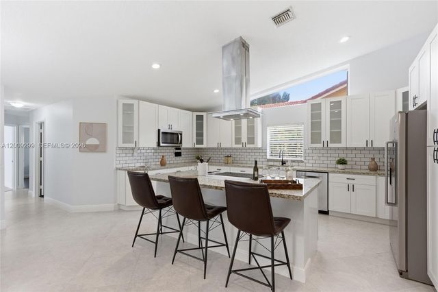 1135 Fairfax Ln, Weston, FL 33326