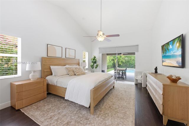 1135 Fairfax Ln, Weston, FL 33326