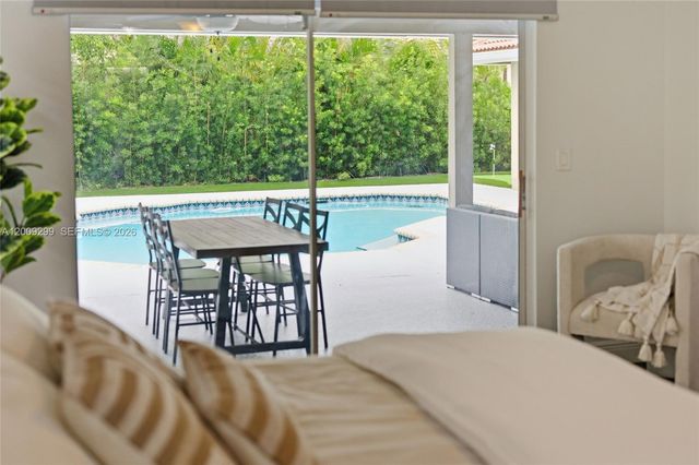 1135 Fairfax Ln, Weston, FL 33326