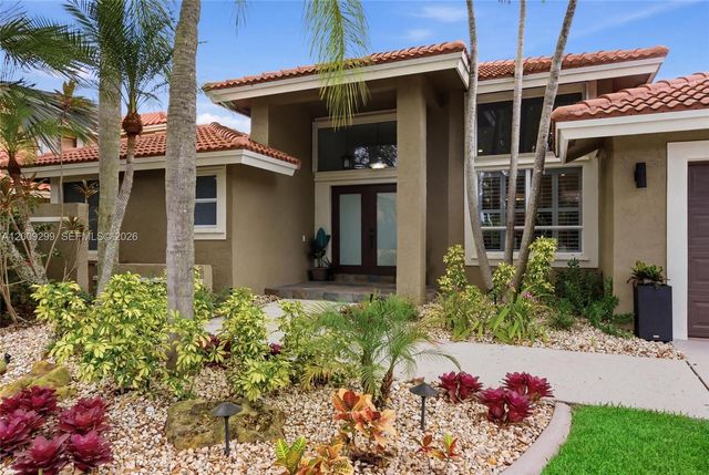 1135 Fairfax Ln, Weston, FL 33326