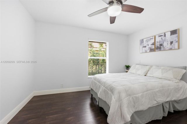 1135 Fairfax Ln, Weston, FL 33326
