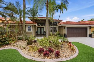 1135 Fairfax Ln, Weston, FL 33326