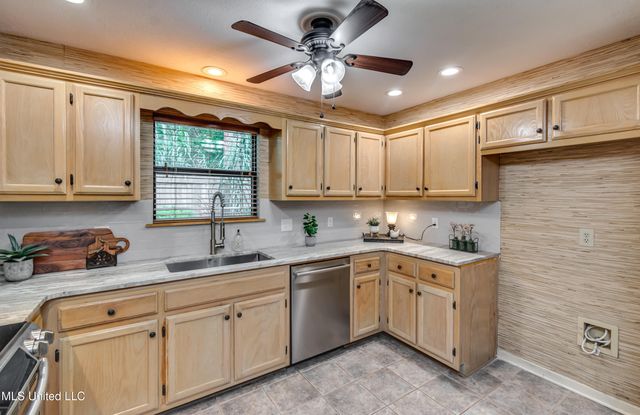 232 Waterwood Drive, Brandon, MS 39047