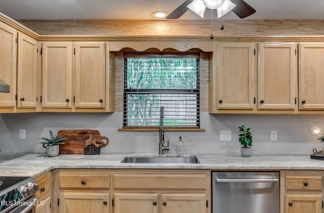 232 Waterwood Drive, Brandon, MS 39047