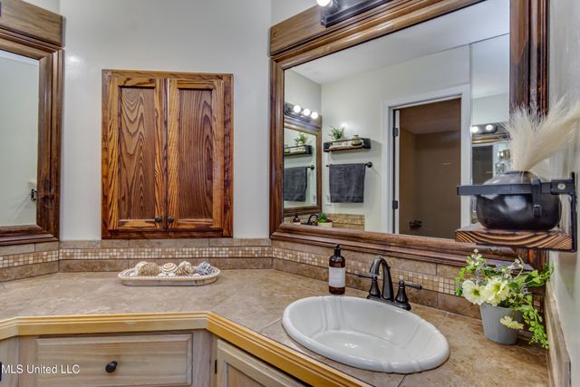232 Waterwood Drive, Brandon, MS 39047