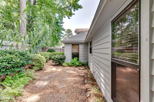 232 Waterwood Drive, Brandon, MS 39047