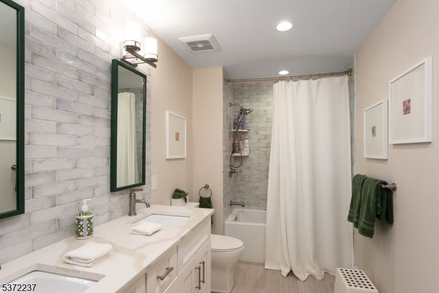 7 Beechwood Ter, Green Brook Twp., NJ 08812