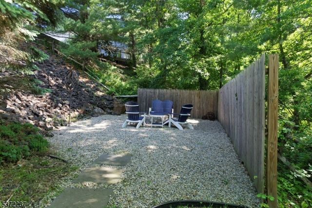 7 Beechwood Ter, Green Brook Twp., NJ 08812
