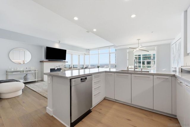 1199 Pacific Highway 3401, San Diego, CA 92101