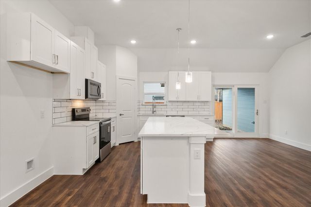 401 N Goodman Avenue, Kerens, TX 75144