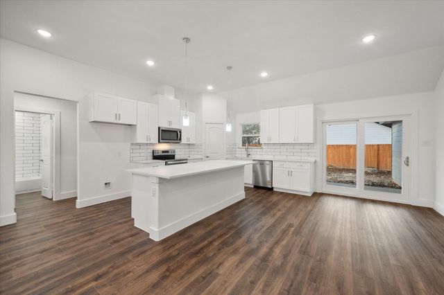 401 N Goodman Avenue, Kerens, TX 75144