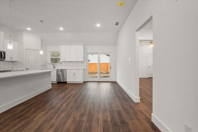 401 N Goodman Avenue, Kerens, TX 75144