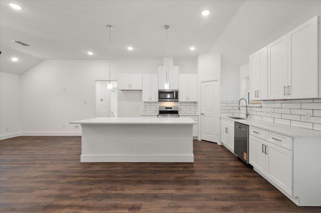 401 N Goodman Avenue, Kerens, TX 75144