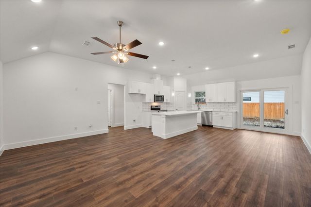 401 N Goodman Avenue, Kerens, TX 75144